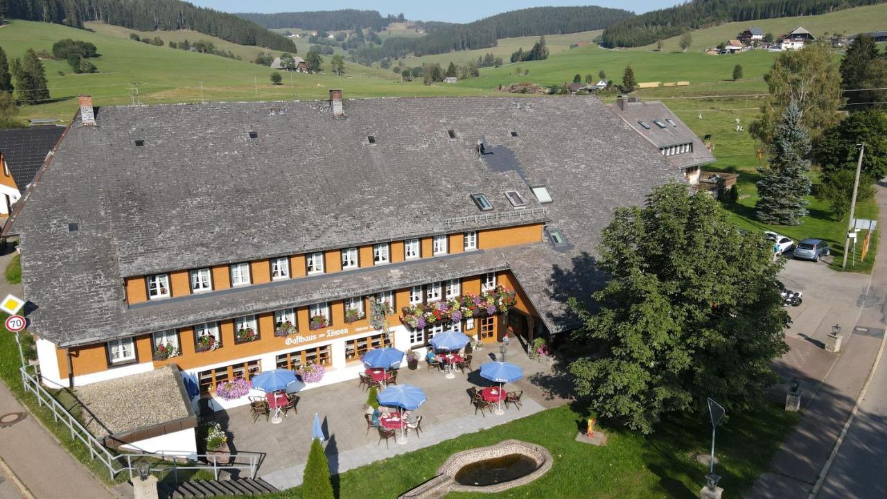 Hotel Zum Löwen - Unteres Wirtshaus Titisee-Neustadt Exterior foto