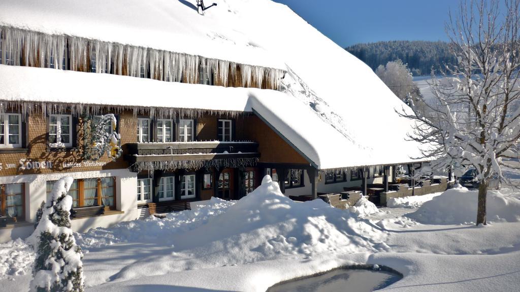 Hotel Zum Löwen - Unteres Wirtshaus Titisee-Neustadt Exterior foto