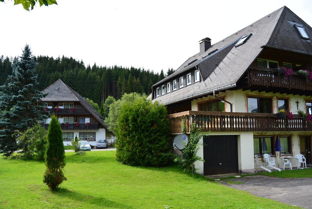 Hotel Zum Löwen - Unteres Wirtshaus Titisee-Neustadt Exterior foto