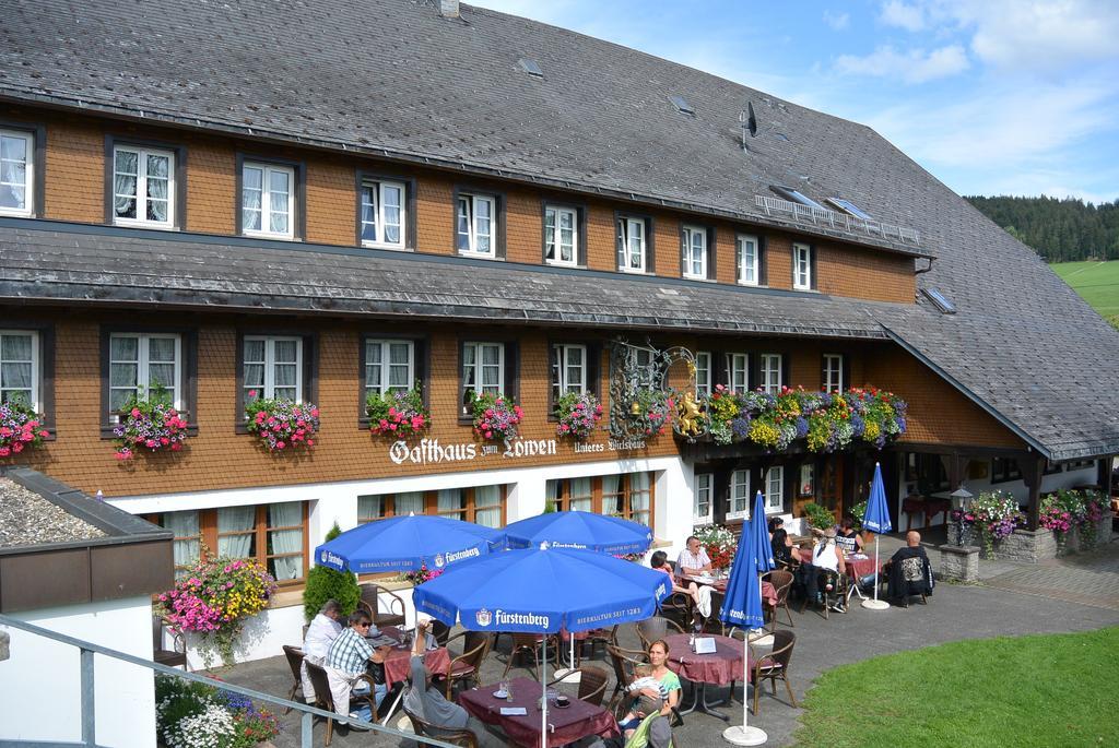 Hotel Zum Löwen - Unteres Wirtshaus Titisee-Neustadt Exterior foto